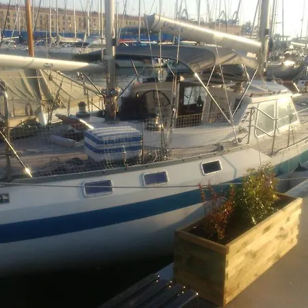 Seagull Botel