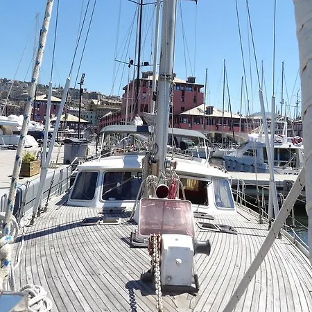 Seagull Botel Genua